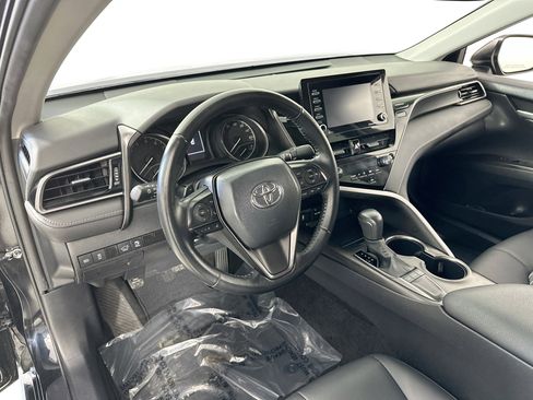 Used 2023 Toyota Camry SE w/ Convenience Package image 9