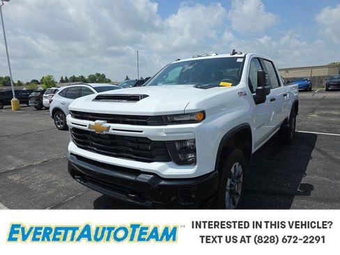 Used 2024 Chevrolet Silverado 2500 Custom w/ Custom Value Package AWD/4WD image 1