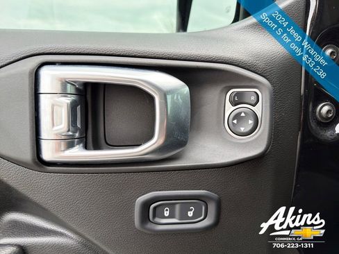 Used 2024 Jeep Wrangler Unlimited Sport AWD/4WD image 9