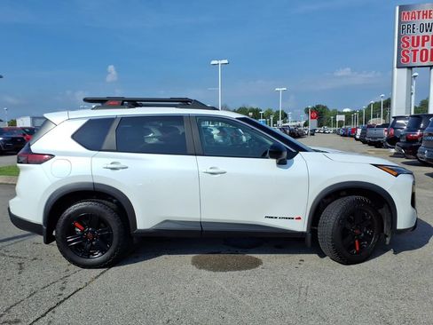 Certified 2025 Nissan Rogue SV AWD/4WD image 2