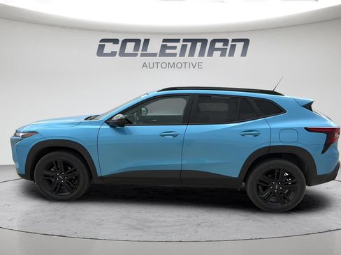 Used 2025 Chevrolet Trax ACTIV w/ Sunroof Package FWD image 2