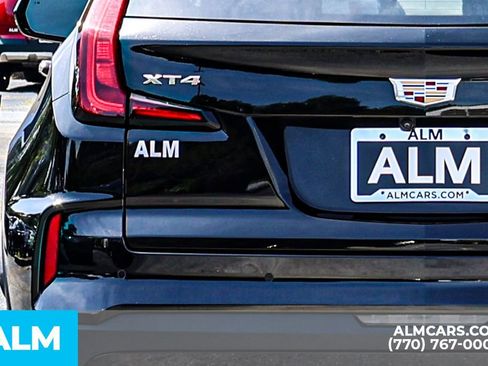 Used 2025 Cadillac XT4 Premium Luxury FWD image 13