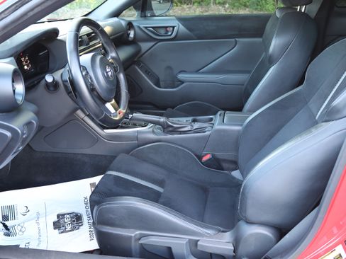 Used 2023 Toyota GR86 Premium RWD image 16
