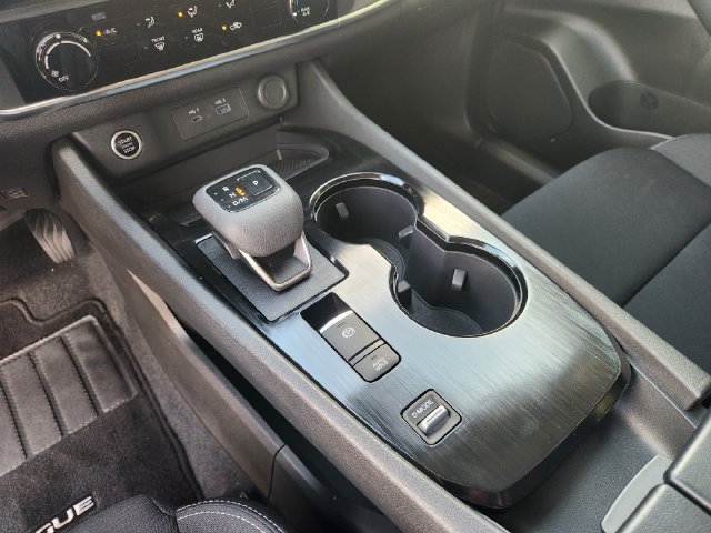 Used 2023 Nissan Rogue S FWD image 20