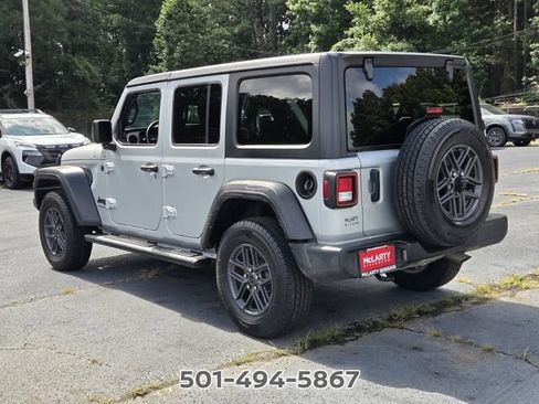 Used 2024 Jeep Wrangler Unlimited Sport AWD/4WD image 3