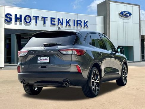 Used 2022 Ford Escape SE w/ SE Sport Appearance Package FWD image 8