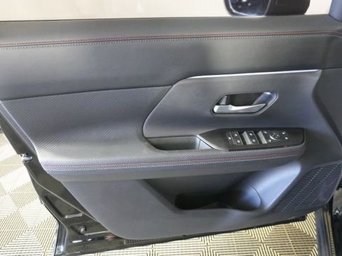 Used 2025 Nissan Kicks SR w/ SR Premium Package image 24