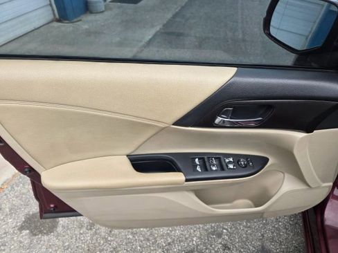 Used 2014 Honda Accord EX image 11