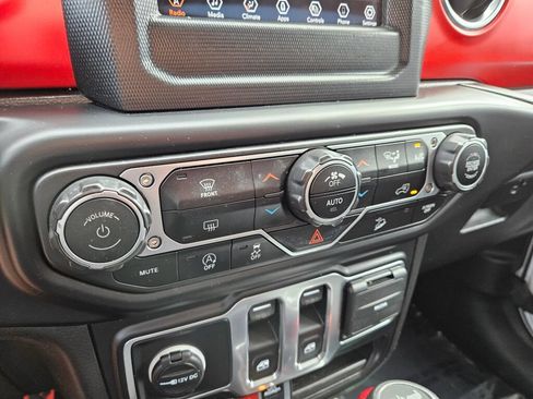 Used 2021 Jeep Wrangler Rubicon AWD/4WD image 22