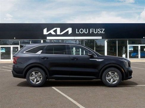 New 2026 Kia Sorento LX image 7