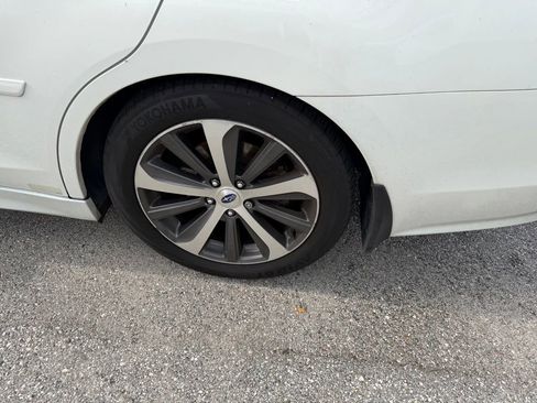 Used 2016 Subaru Legacy 2.5i Limited AWD/4WD image 8