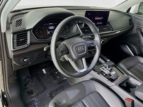 Certified 2024 Audi Q5 2.0T Premium w/ Convenience Package image 9