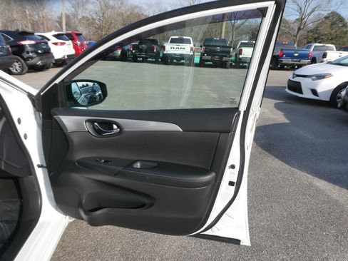 Used 2017 Nissan Sentra S image 21