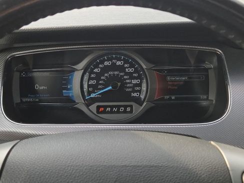 Used 2018 Ford Taurus SHO image 33