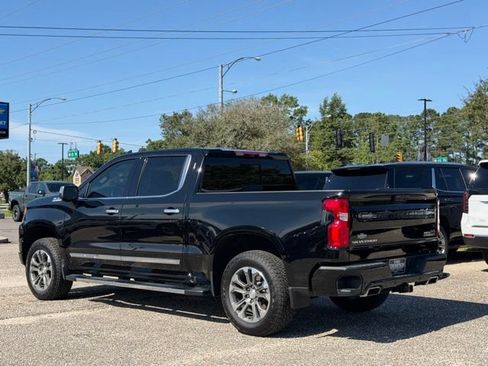 Used 2024 Chevrolet Silverado 1500 High Country w/ Technology Package AWD/4WD image 6