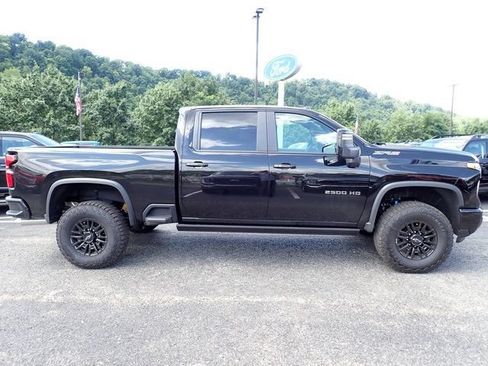 Used 2026 Chevrolet Silverado 2500 ZR2 AWD/4WD image 7