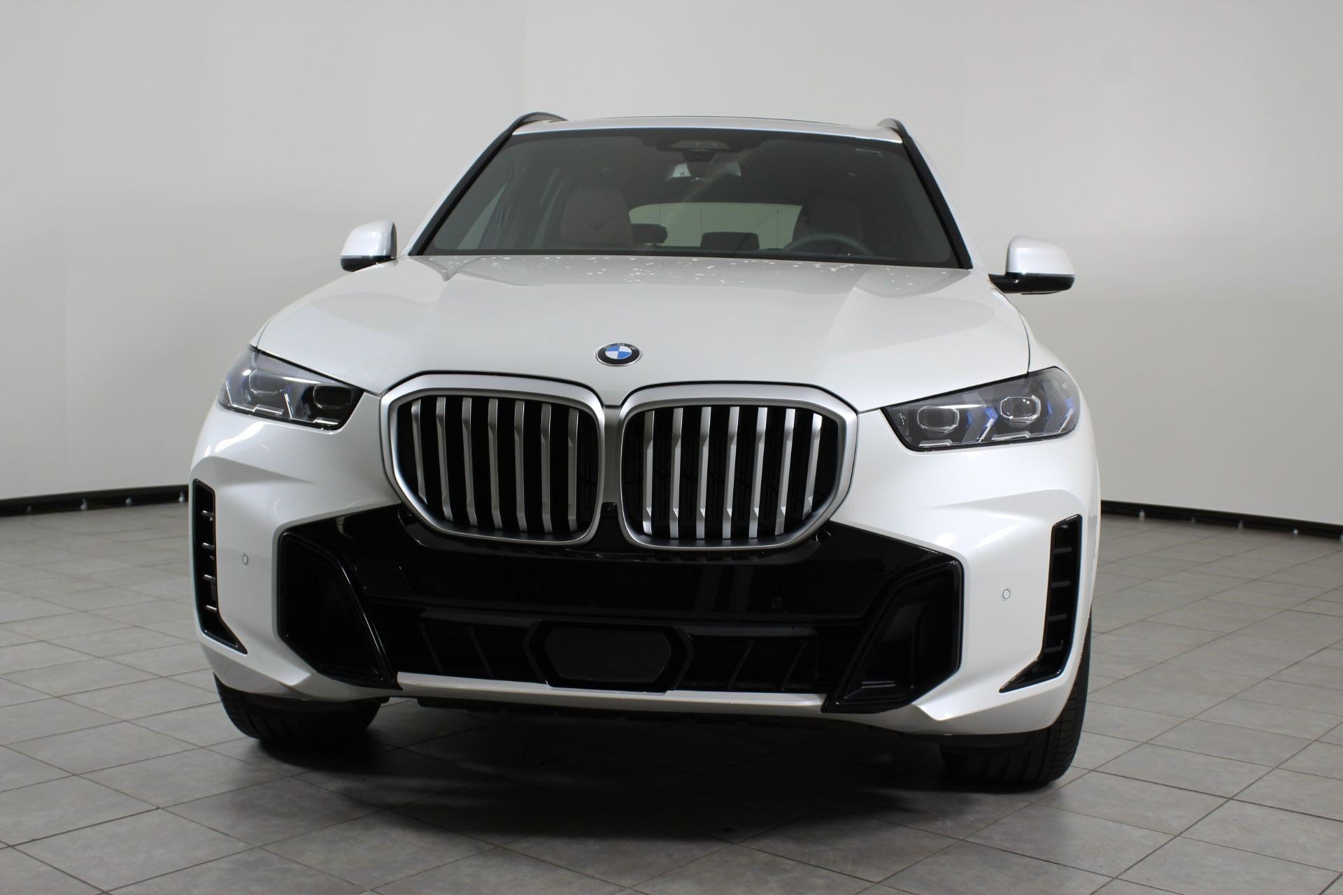 Used 2026 BMW X5 xDrive40i w/ M Sport Package AWD/4WD image 6