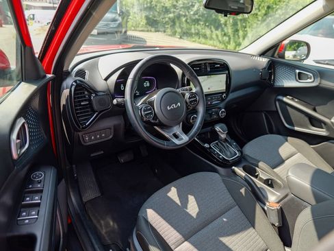Used 2023 Kia Soul EX FWD image 16