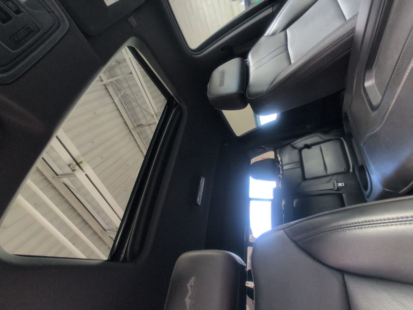 Used 2019 Chevrolet Silverado 1500 High Country w/ Technology Package AWD/4WD image 16