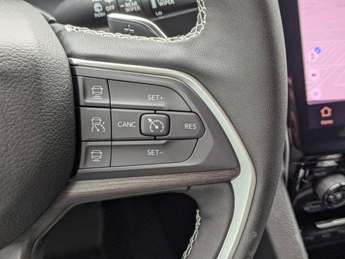 New 2025 Jeep Grand Cherokee Limited image 29