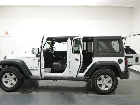 Used 2015 Jeep Wrangler Unlimited Sport w/ Quick Order Package 24S AWD/4WD image 20
