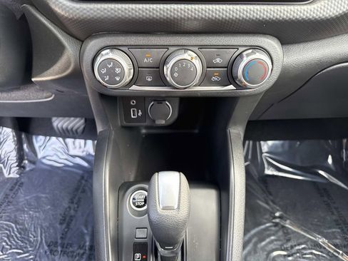 Certified 2025 Nissan Kicks Play S image 25