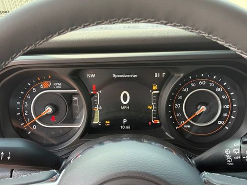 New 2026 Jeep Wrangler Unlimited Sahara AWD/4WD image 16