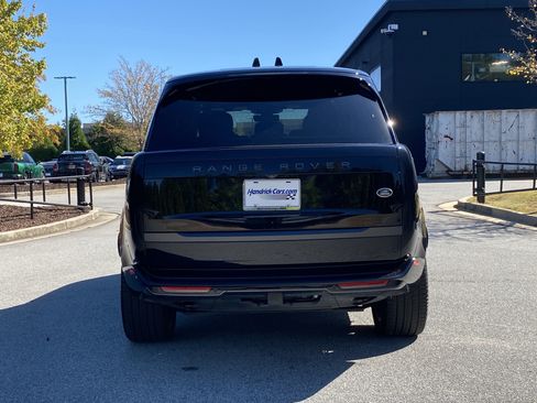 Used 2023 Land Rover Range Rover Long Wheelbase SE image 15