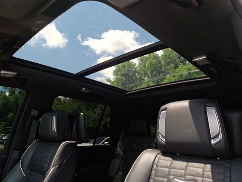 Used 2023 Cadillac Escalade V w/ LPO, ONYX Package AWD/4WD image 14