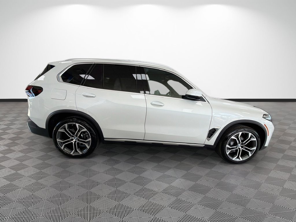 Used 2026 BMW X5 xDrive40i AWD/4WD image 8