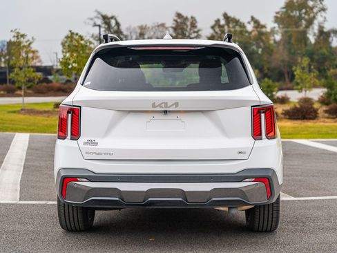 Certified 2024 Kia Sorento SX image 6