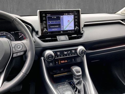 Used 2019 Toyota RAV4 Limited w/ Advanced Technology Package image 9