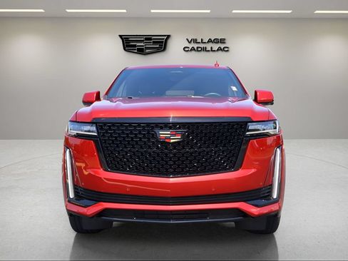 Used 2023 Cadillac Escalade Premium Luxury RWD image 8