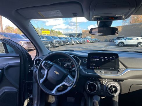 Used 2025 Chevrolet Blazer LT image 30