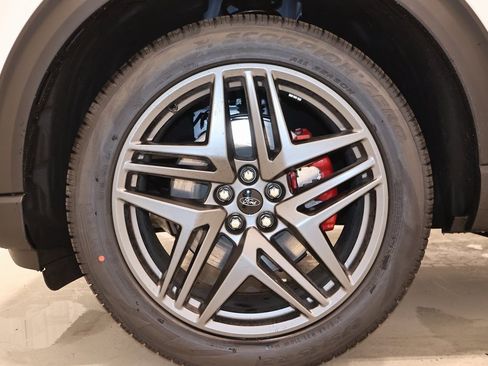 New 2026 Ford Explorer ST-Line w/ ST-Line Street Pack image 37