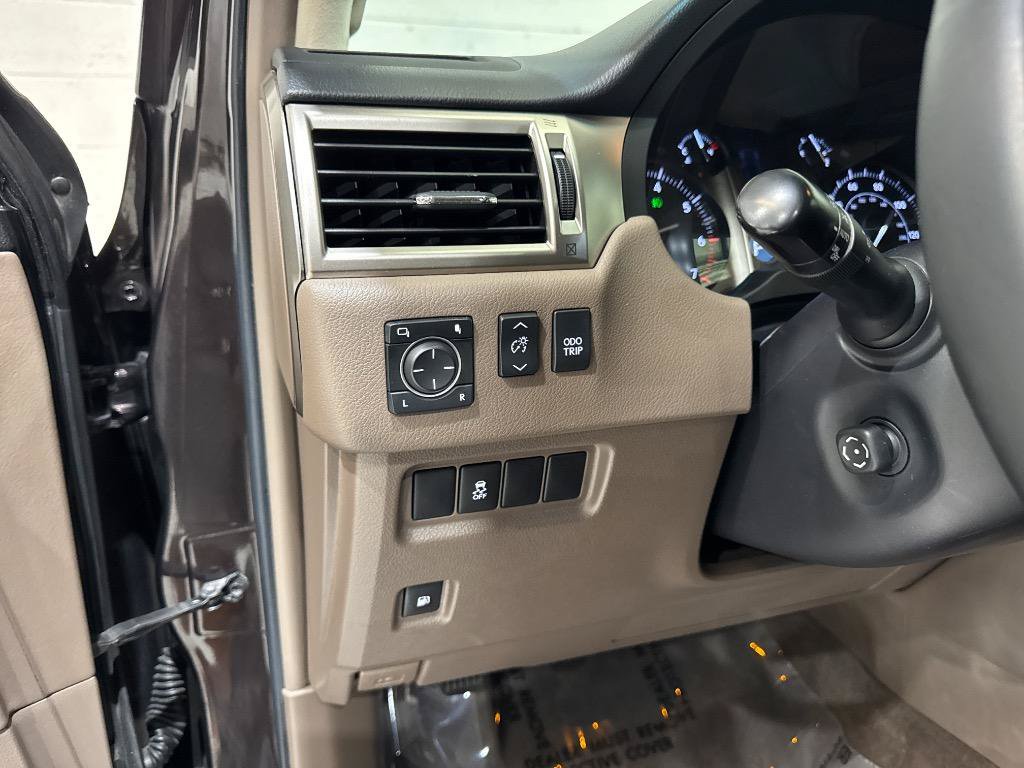 Used 2013 Lexus GX 460 w/ Comfort Plus Pkg AWD/4WD image 31