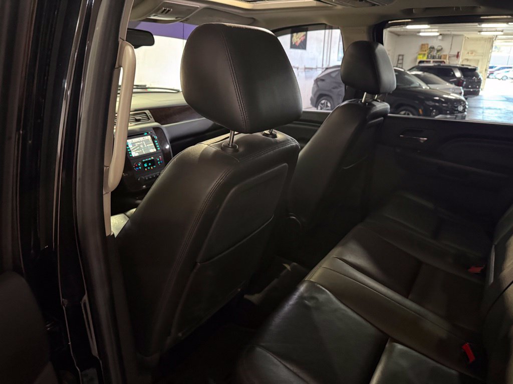 Used 2011 GMC Sierra 2500 Denali w/ Suspension Package, Off-Road AWD/4WD image 30