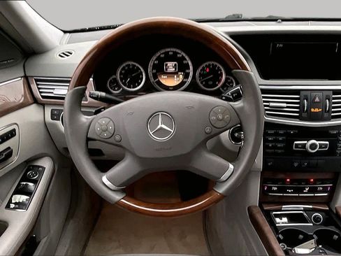 Used 2011 Mercedes-Benz E 350 Sedan image 5