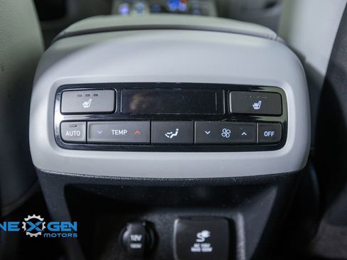 Used 2022 Hyundai Palisade SEL w/ 8P Bench Seat Package AWD/4WD image 30