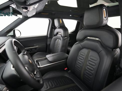 Used 2022 Rivian R1T Adventure image 8