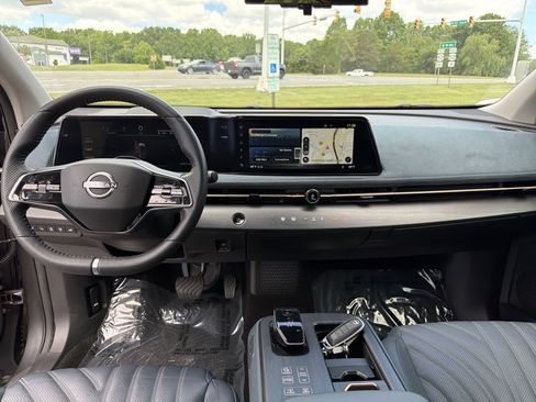 Used 2023 Nissan Ariya AWD/4WD image 10