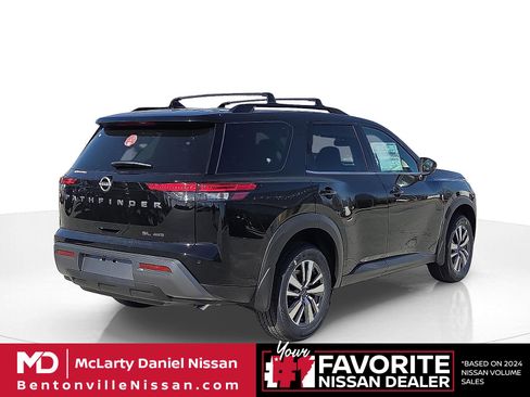 New 2026 Nissan Pathfinder SL image 5