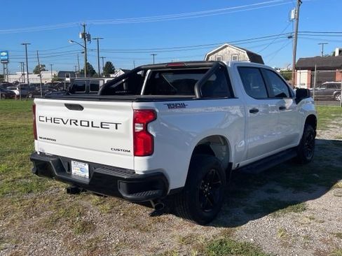 Used 2021 Chevrolet Silverado 1500 Custom Trail Boss w/ LPO, Dark Essentials Package AWD/4WD image 3