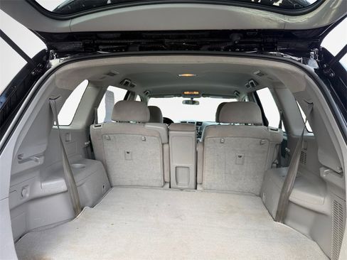 Used 2013 Toyota Highlander Plus w/ Cold Weather Pkg image 25
