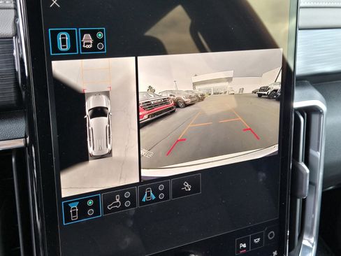 New 2025 GMC Acadia Elevation image 15