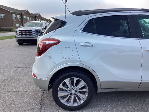 Used 2020 Buick Encore Preferred image 6