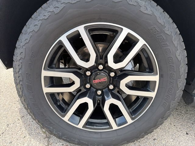 Used 2023 GMC Yukon XL AT4 w/ Technology Package AWD/4WD image 14
