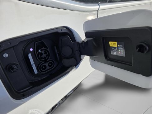 Used 2026 BMW i4 eDrive40 w/ Parking Assistance Package RWD image 34
