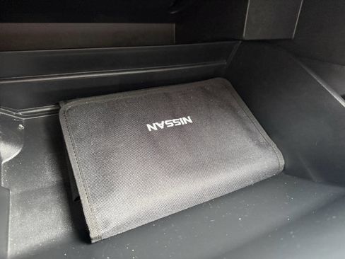 Used 2015 Nissan Rogue SV image 24