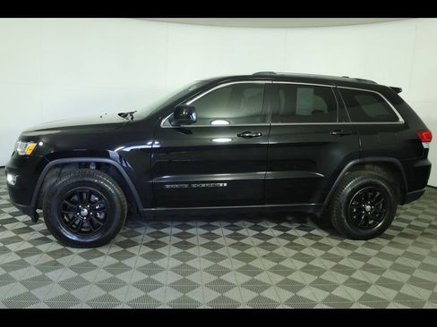 Used 2020 Jeep Grand Cherokee Laredo AWD/4WD image 14